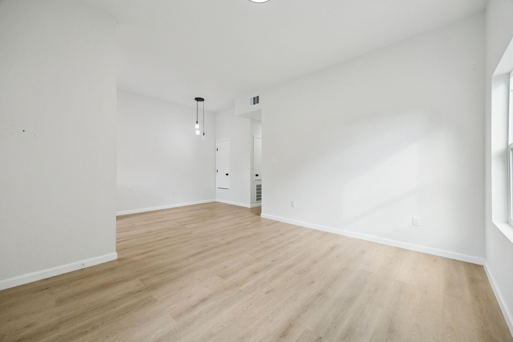 301 Cartersville Street - Photo 22