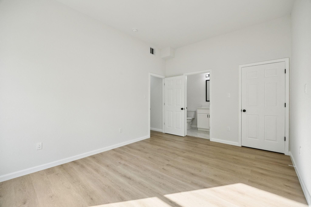 301 Cartersville Street - Photo 8