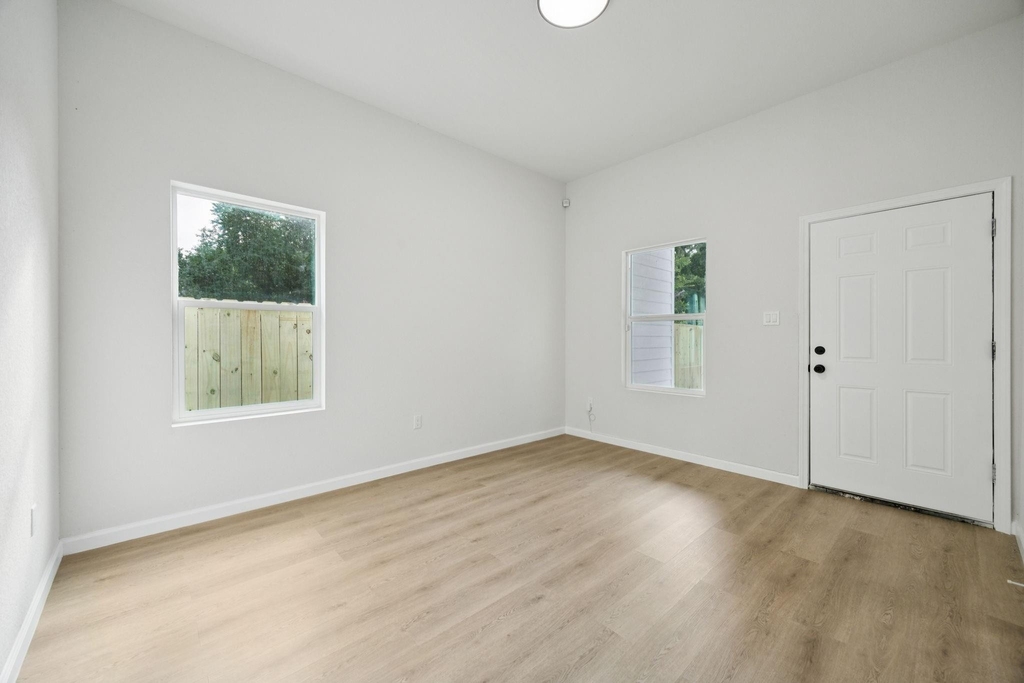 301 Cartersville Street - Photo 21