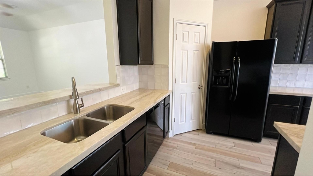 15822 Lost Anchor Way Lane - Photo 5