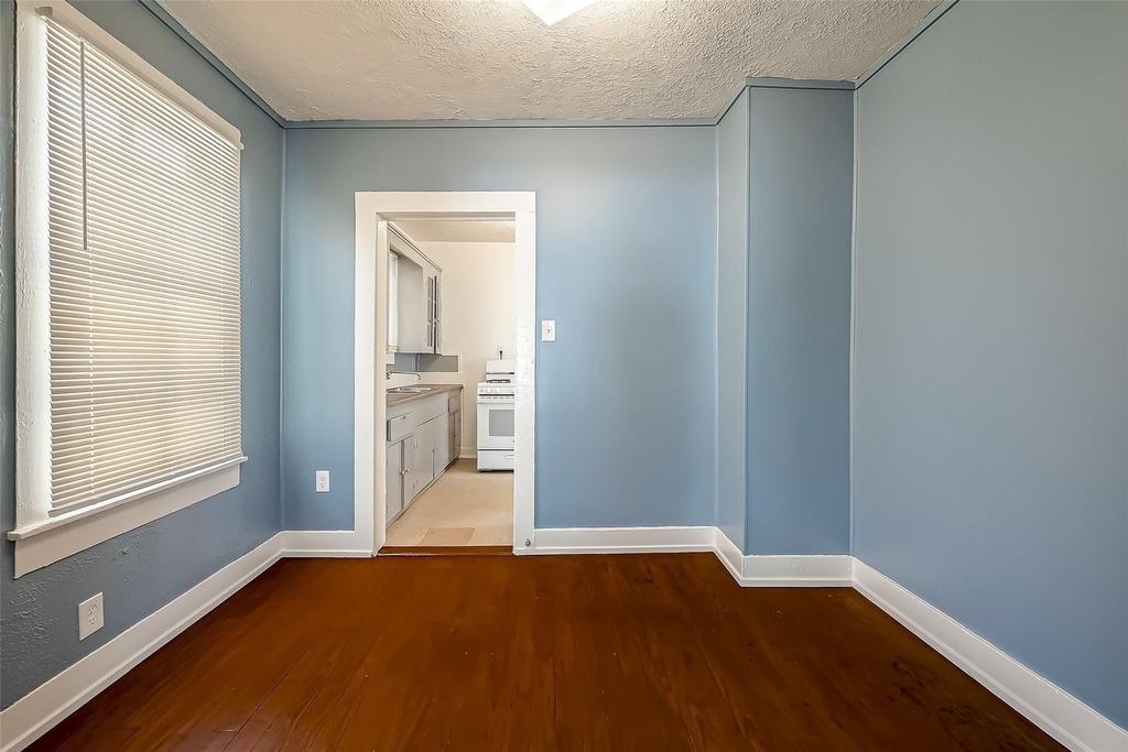 2611 Tierwester Street - Photo 6