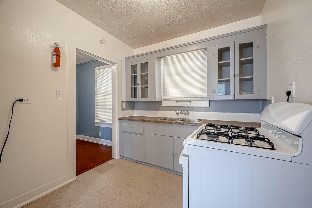 2611 Tierwester Street - Photo 7