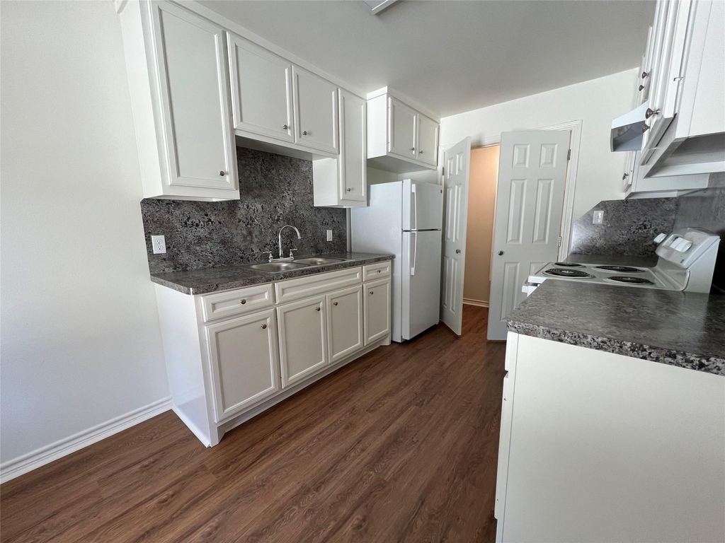 1231 Sycamore Avenue - Photo 14