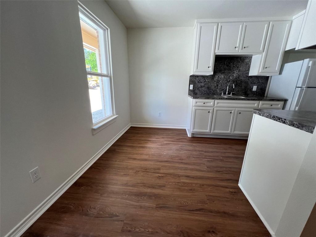 1231 Sycamore Avenue - Photo 12