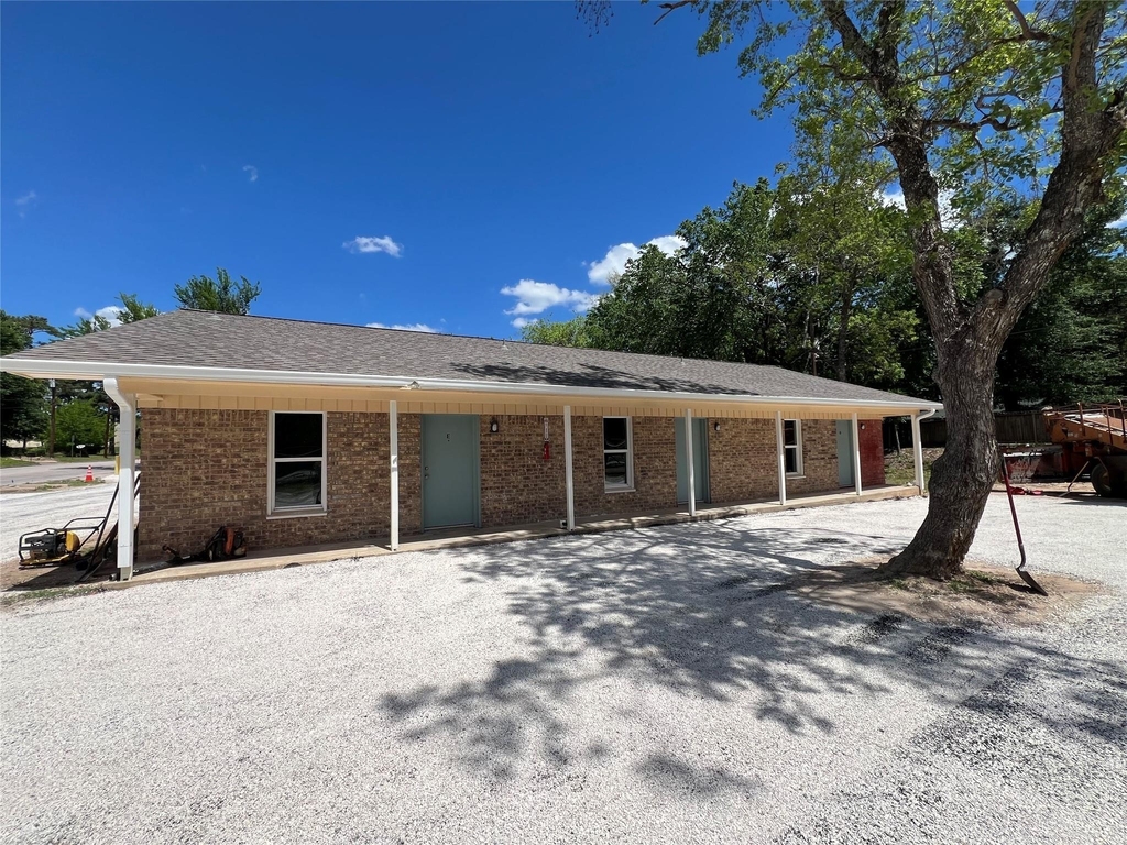 1231 Sycamore Avenue - Photo 1