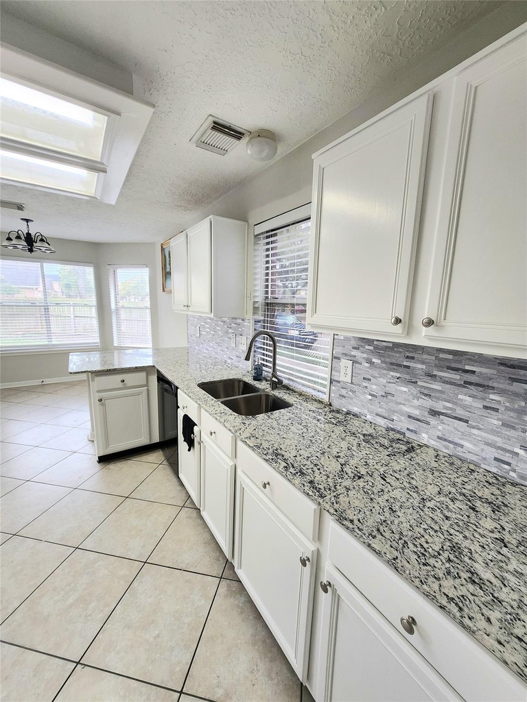 14335 Berrington Drive - Photo 3