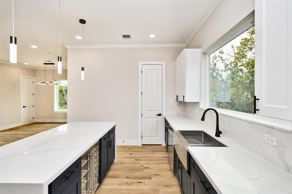 3229 Tuam Street - Photo 15