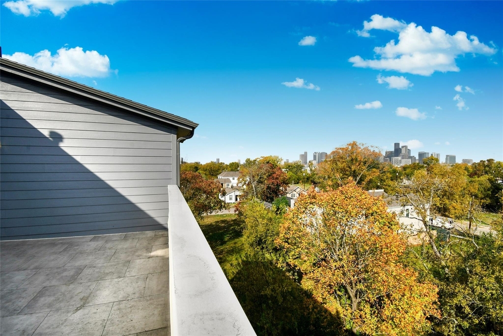 3229 Tuam Street - Photo 33
