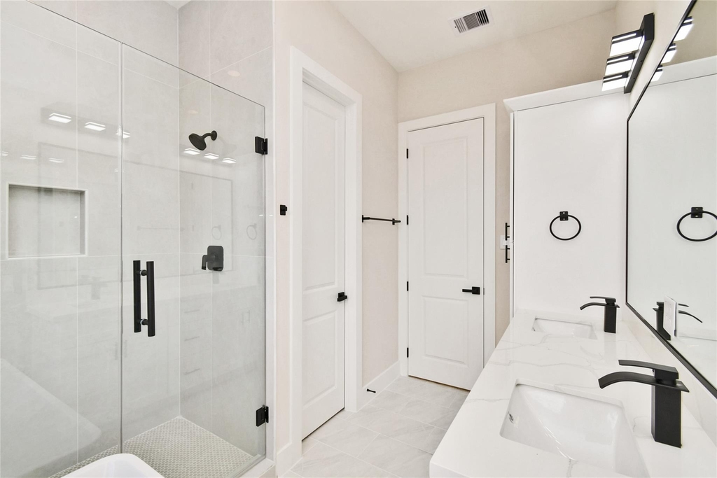 3229 Tuam Street - Photo 28