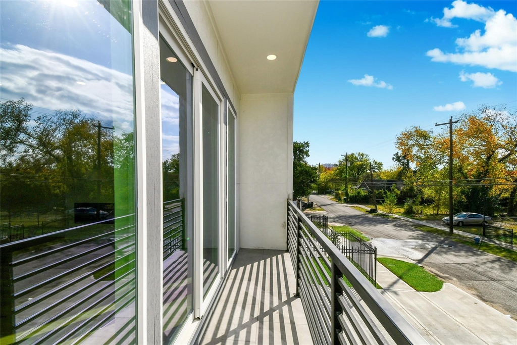 3229 Tuam Street - Photo 16