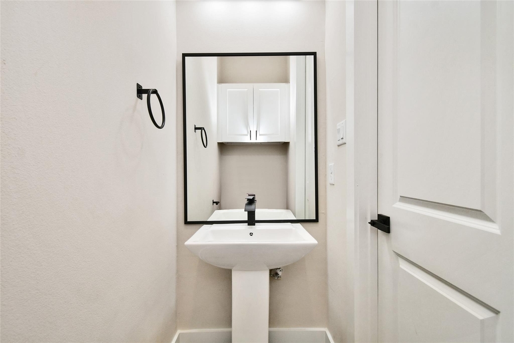 3229 Tuam Street - Photo 21