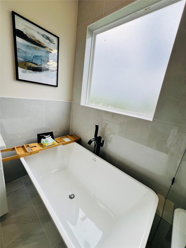 3229 Tuam Street - Photo 27