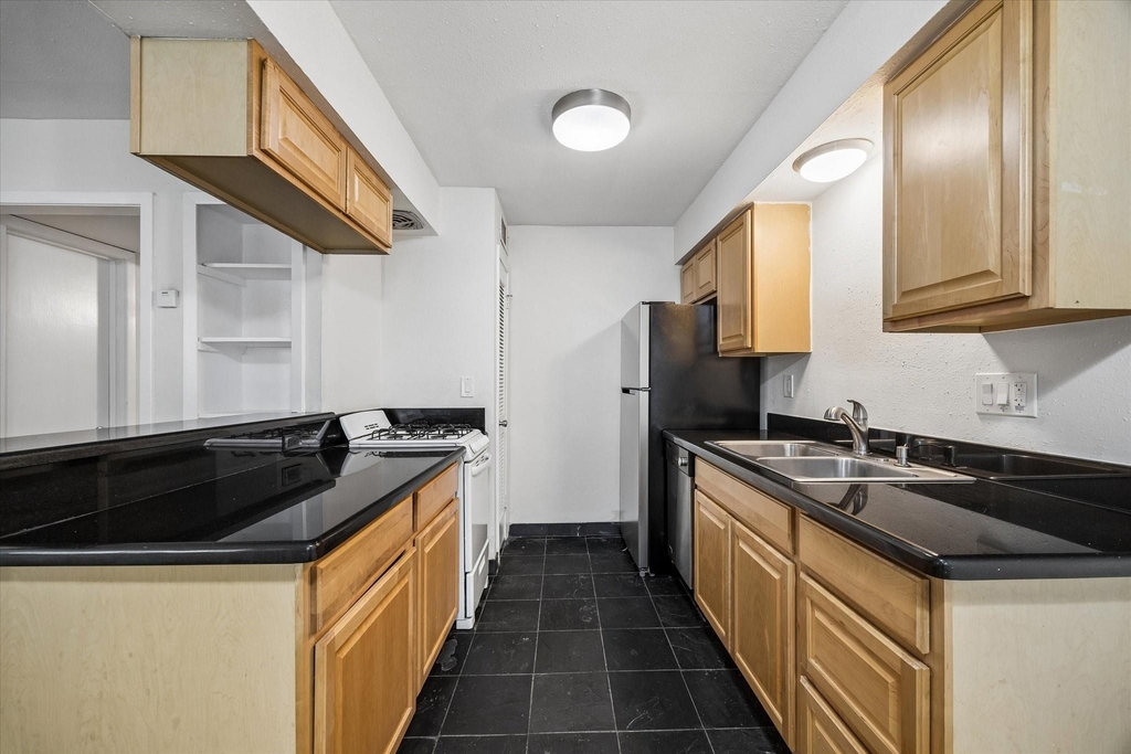 2206 Mason Street - Photo 5