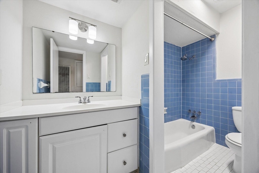 2206 Mason Street - Photo 9
