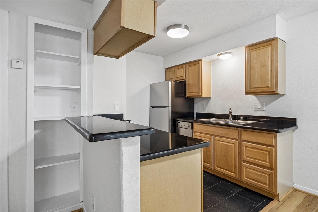 2206 Mason Street - Photo 7
