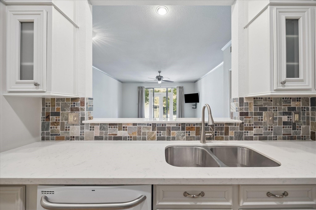 2475 Underwood Street - Photo 6