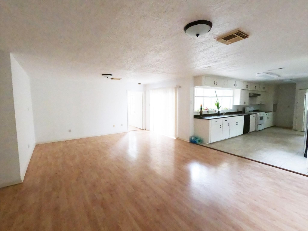 5231 Beechnut Street - Photo 11