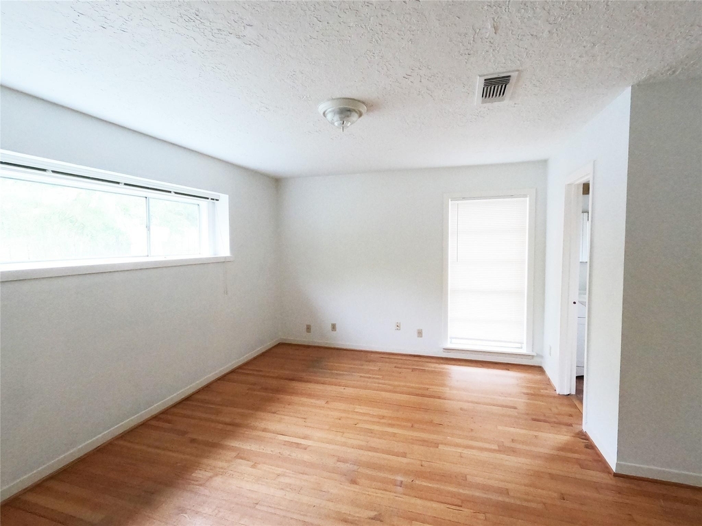 5231 Beechnut Street - Photo 6