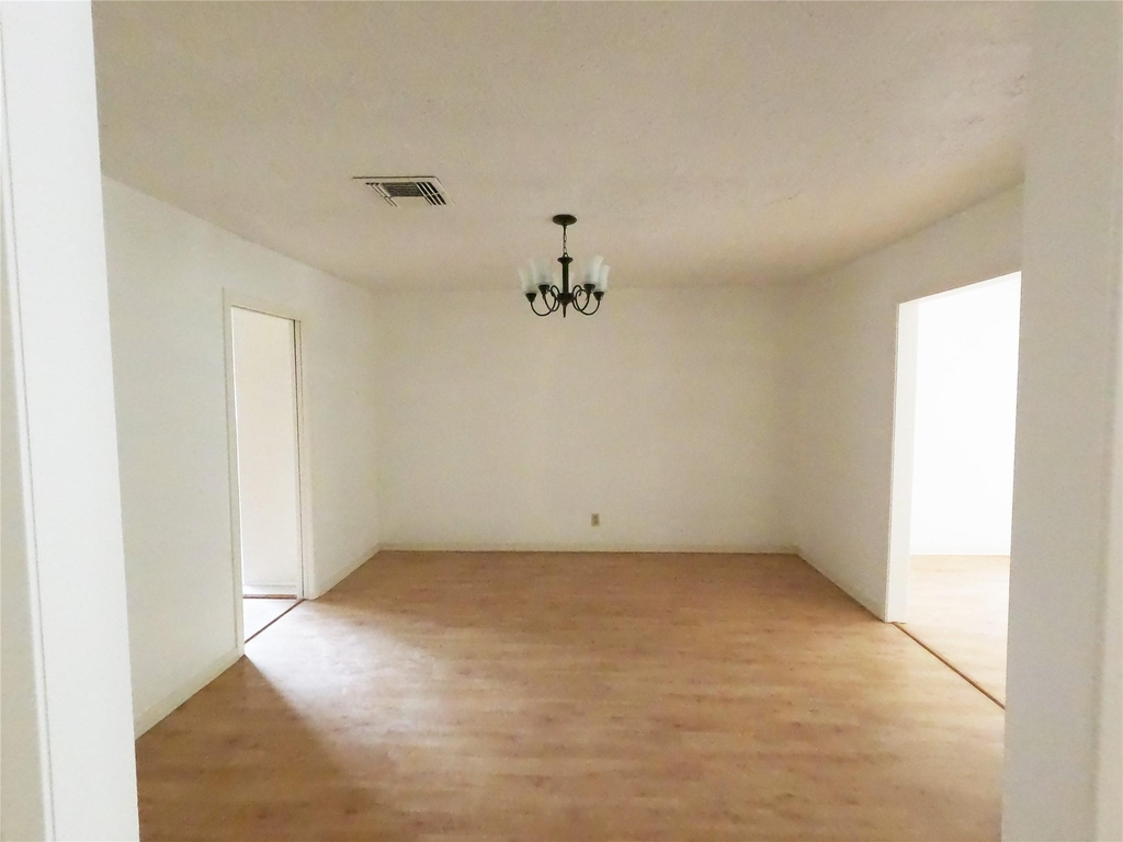 5231 Beechnut Street - Photo 4