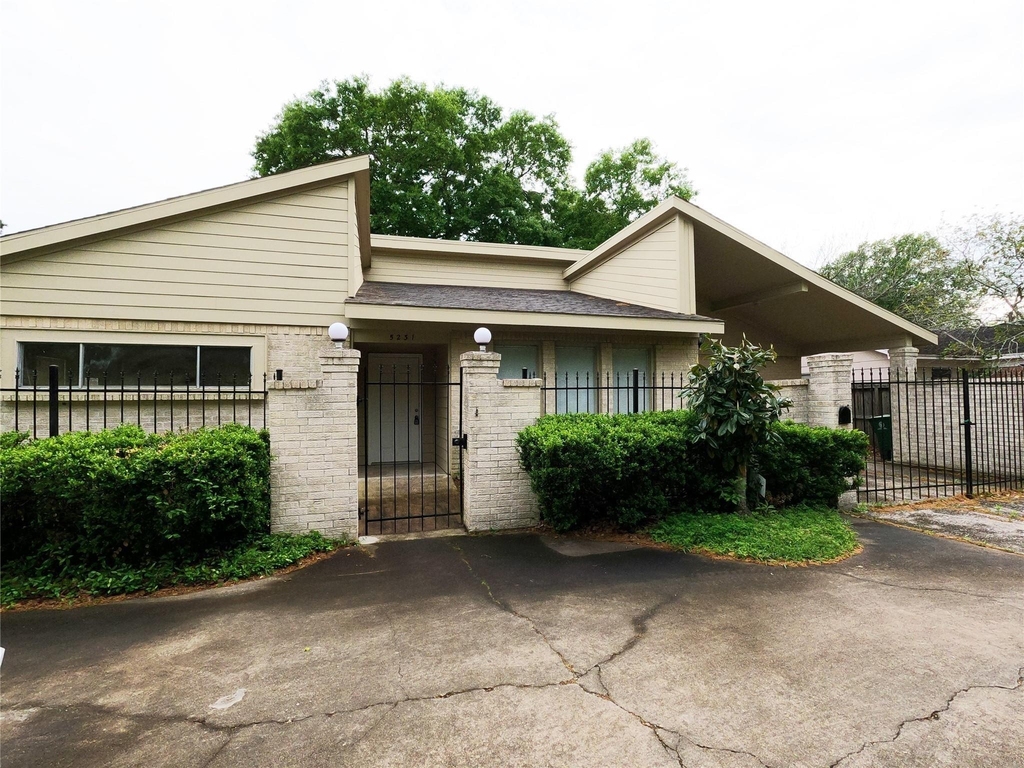 5231 Beechnut Street - Photo 0