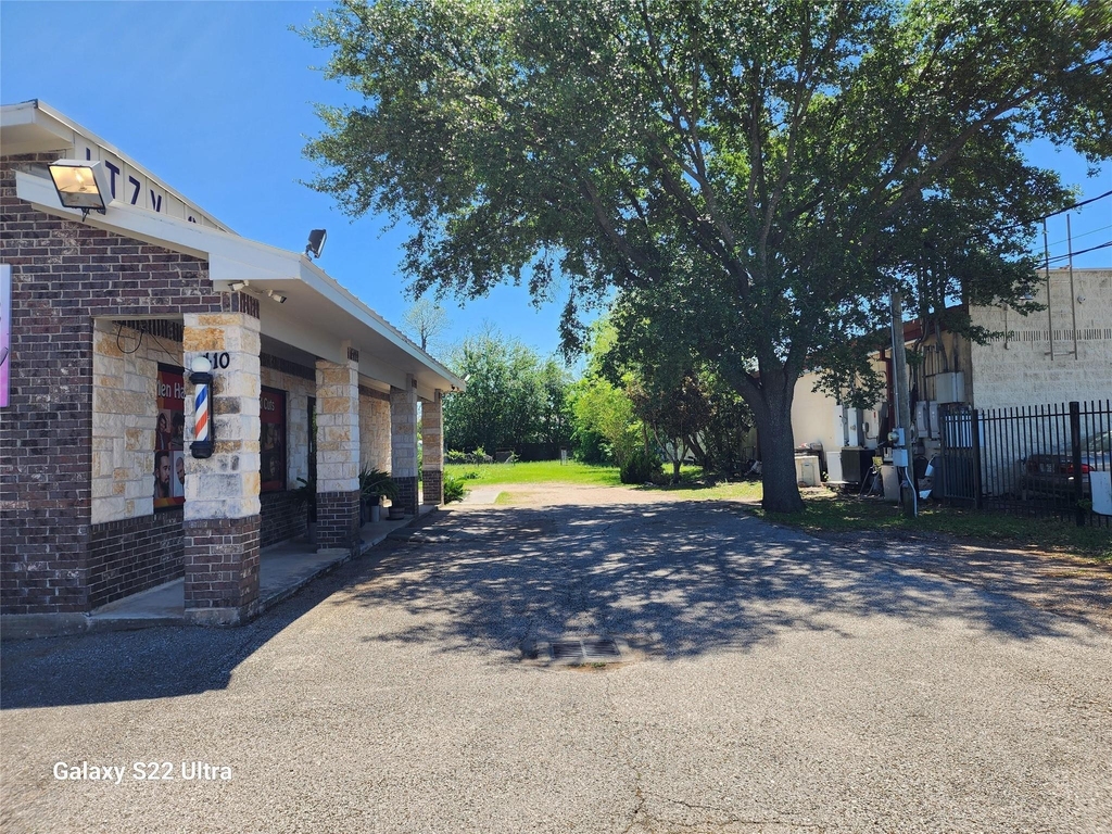 410 Rosamond Street - Photo 2