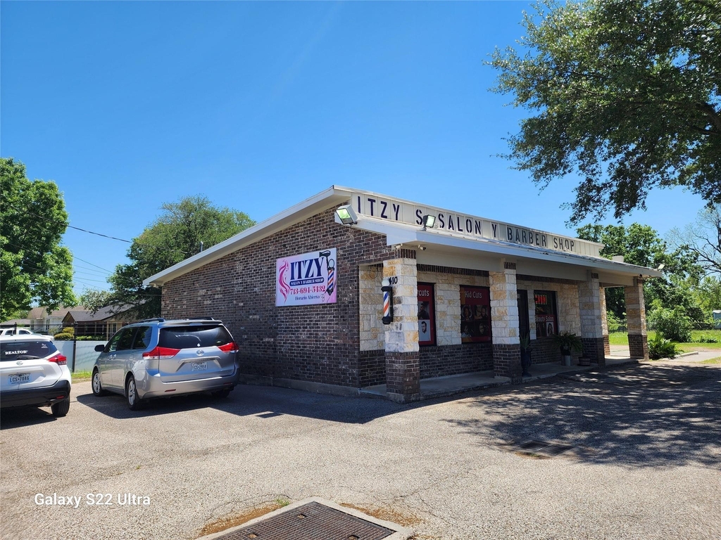 410 Rosamond Street - Photo 1