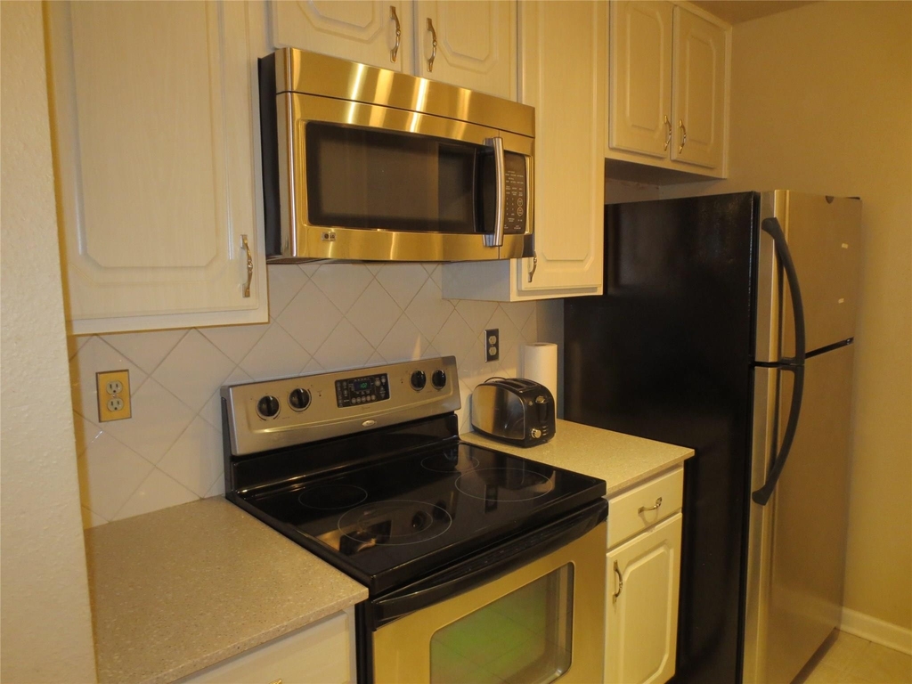 7950 Stadium Drive - Photo 17