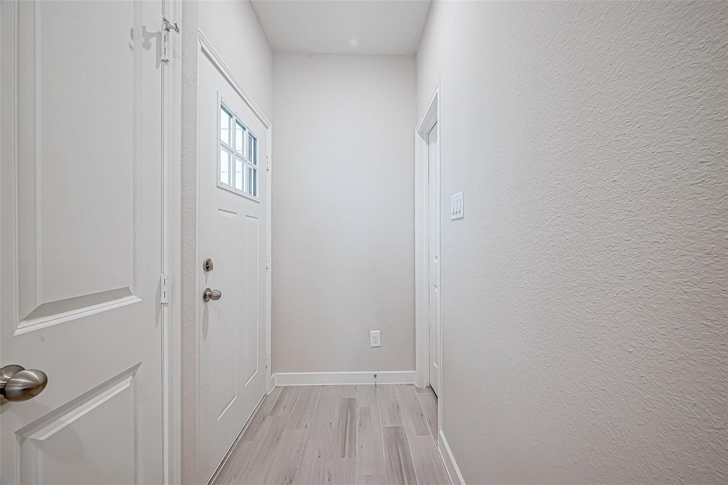1547 Revolution Way - Photo 4