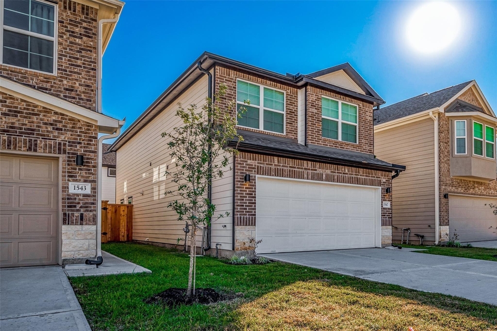 1547 Revolution Way - Photo 1