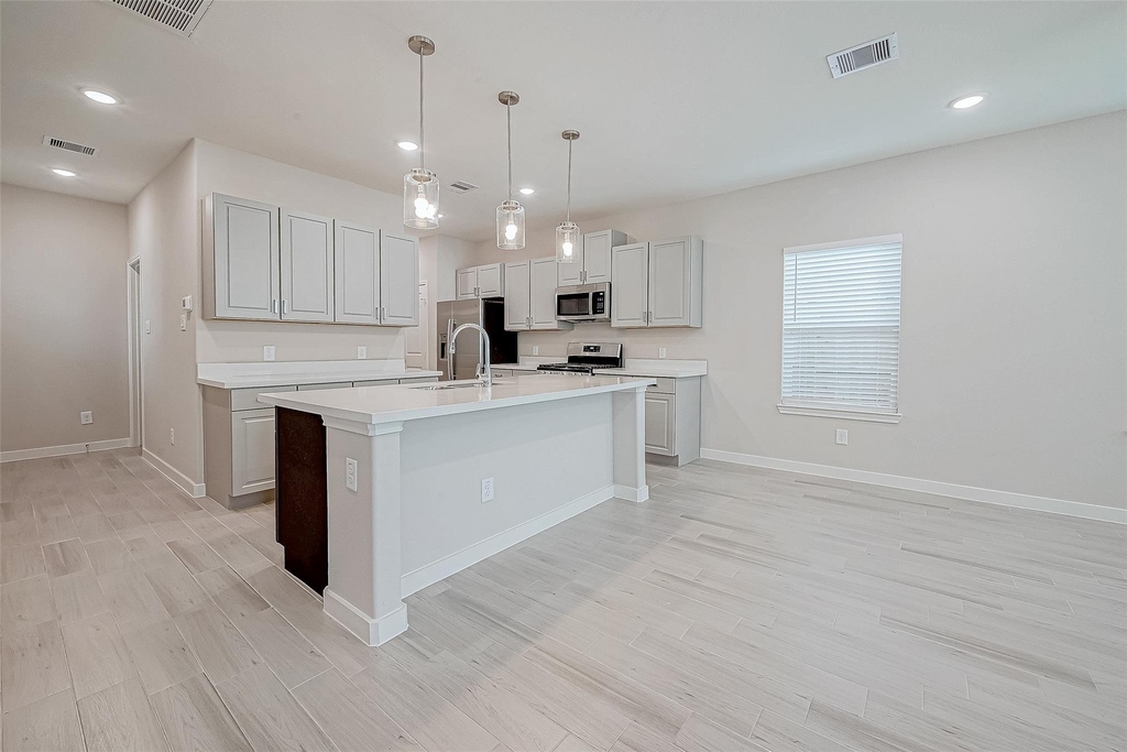 1547 Revolution Way - Photo 10