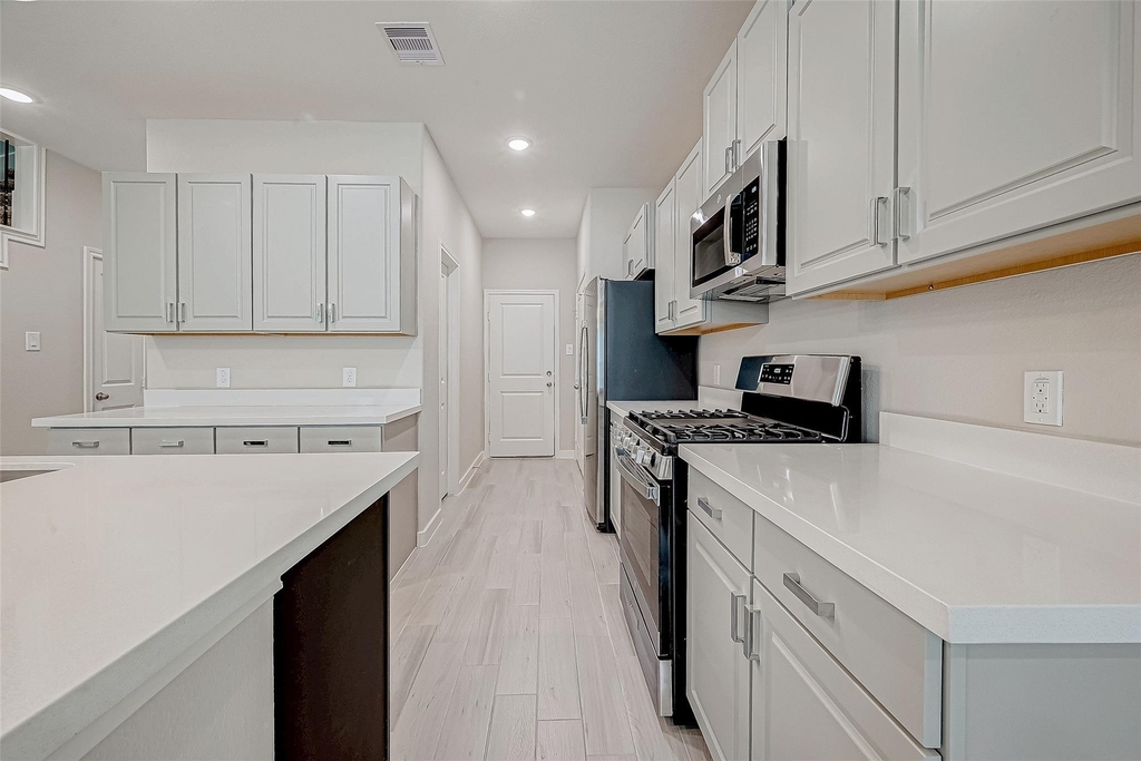 1547 Revolution Way - Photo 12
