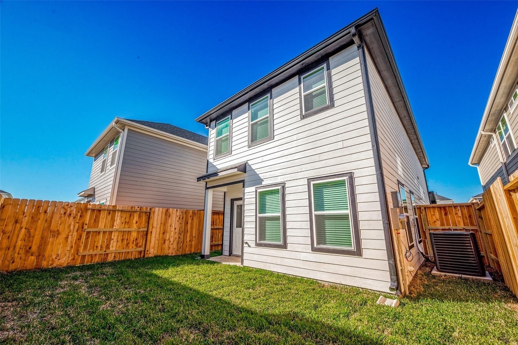1547 Revolution Way - Photo 36