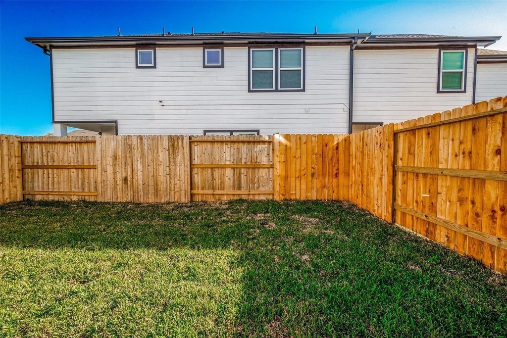 1547 Revolution Way - Photo 33