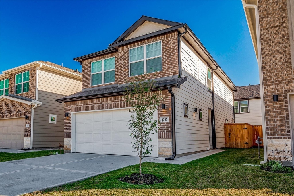 1547 Revolution Way - Photo 2
