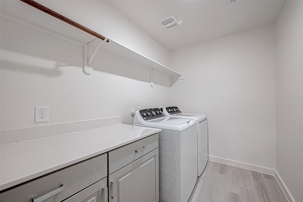 1547 Revolution Way - Photo 17