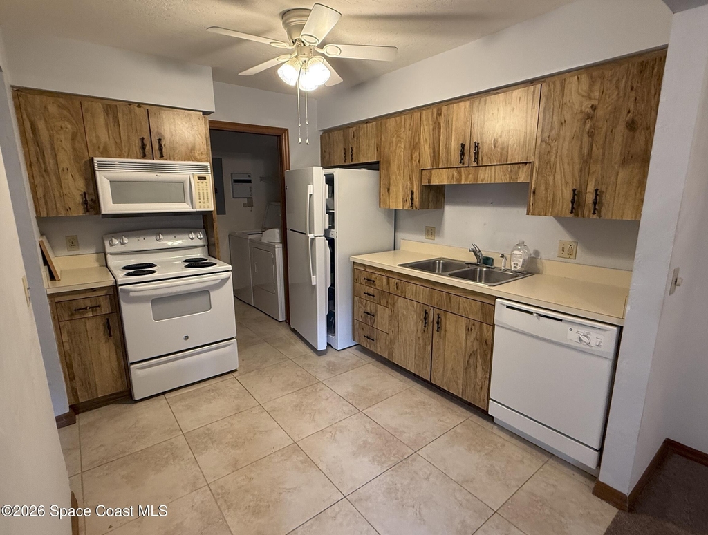 9032 Manchester Lane - Photo 3