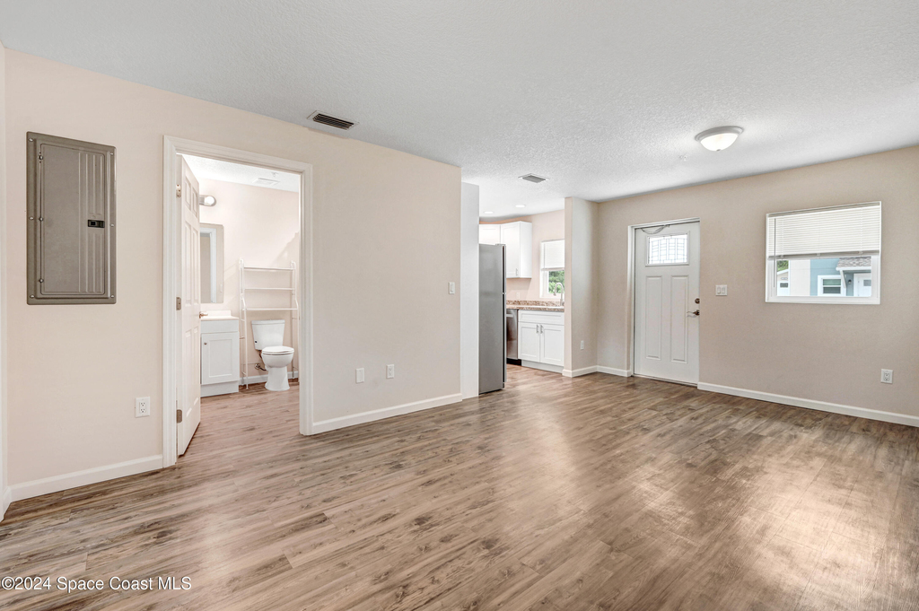 1895 Convair St Se # Se - Photo 7