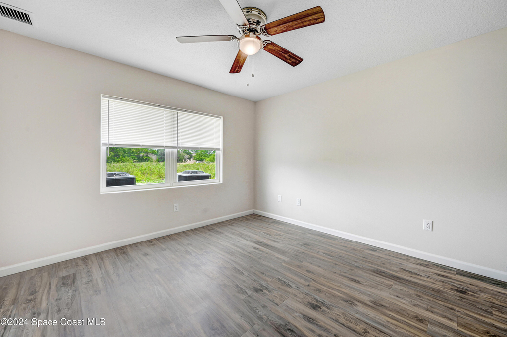1895 Convair St Se # Se - Photo 13