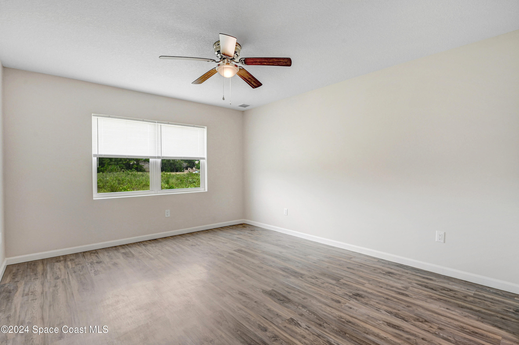 1895 Convair St Se # Se - Photo 12