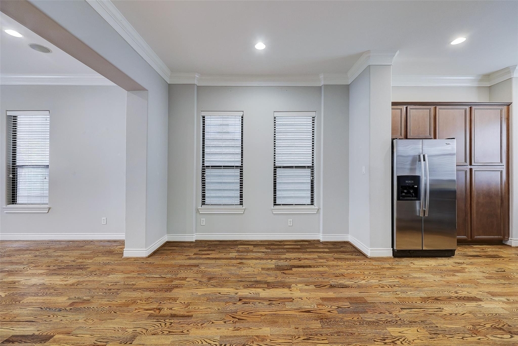 3245 Maxroy Street - Photo 7