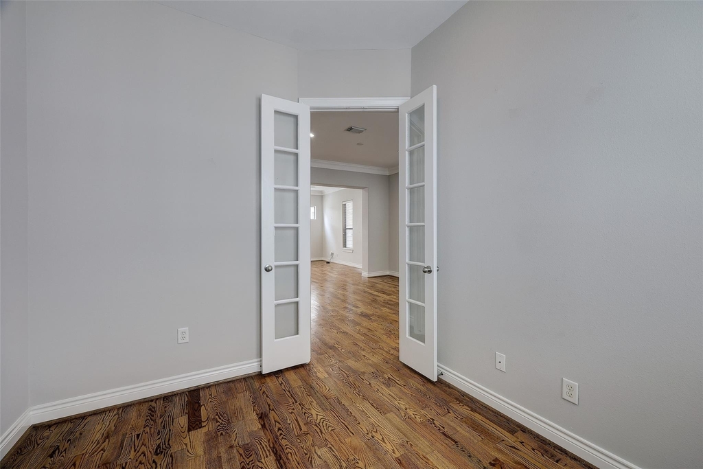 3245 Maxroy Street - Photo 28
