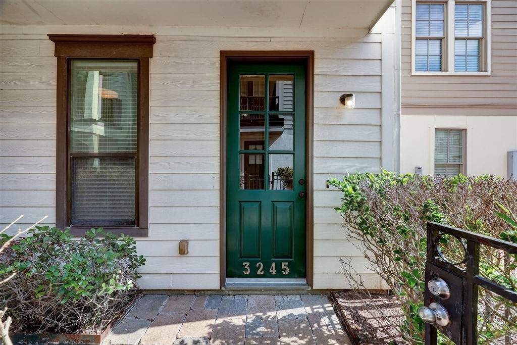 3245 Maxroy Street - Photo 30