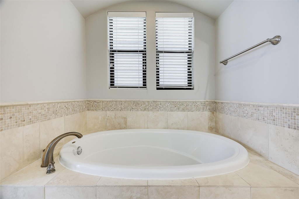 3245 Maxroy Street - Photo 17