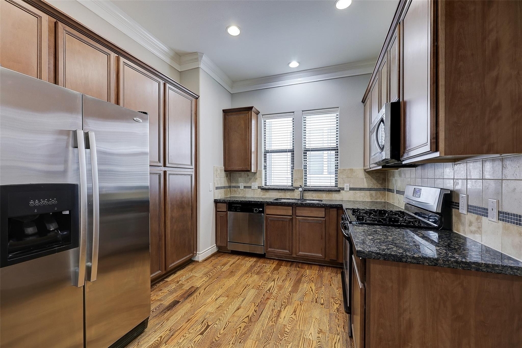 3245 Maxroy Street - Photo 9