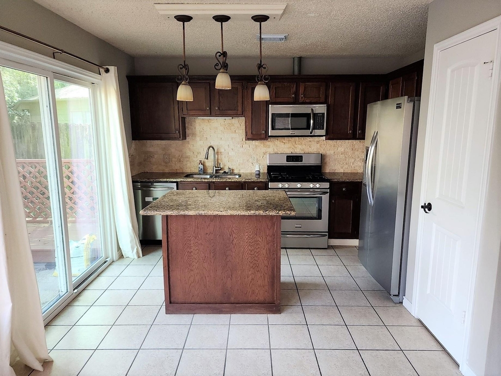 2402 Chestnut Mills Road - Photo 1