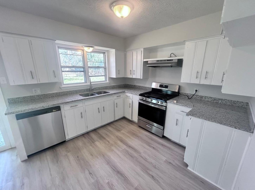 5901 Bretshire Drive - Photo 8