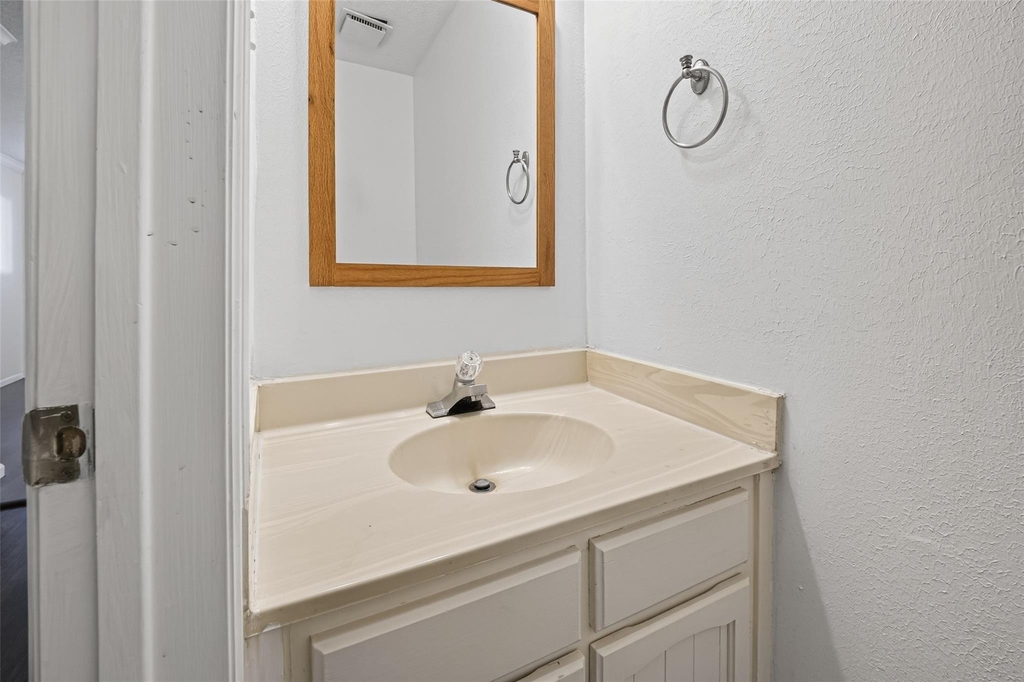 1106 E Red Cedar Circle - Photo 16