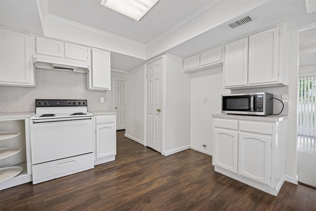 1106 E Red Cedar Circle - Photo 12