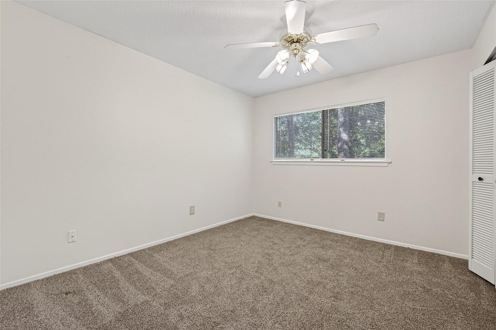 1106 E Red Cedar Circle - Photo 17