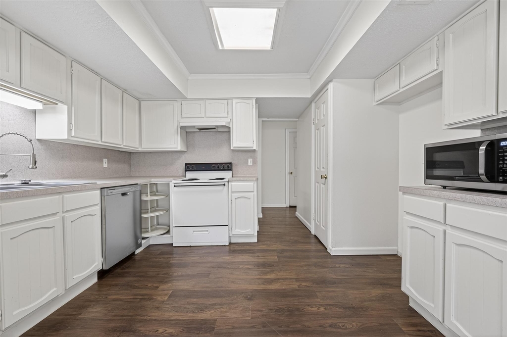 1106 E Red Cedar Circle - Photo 11